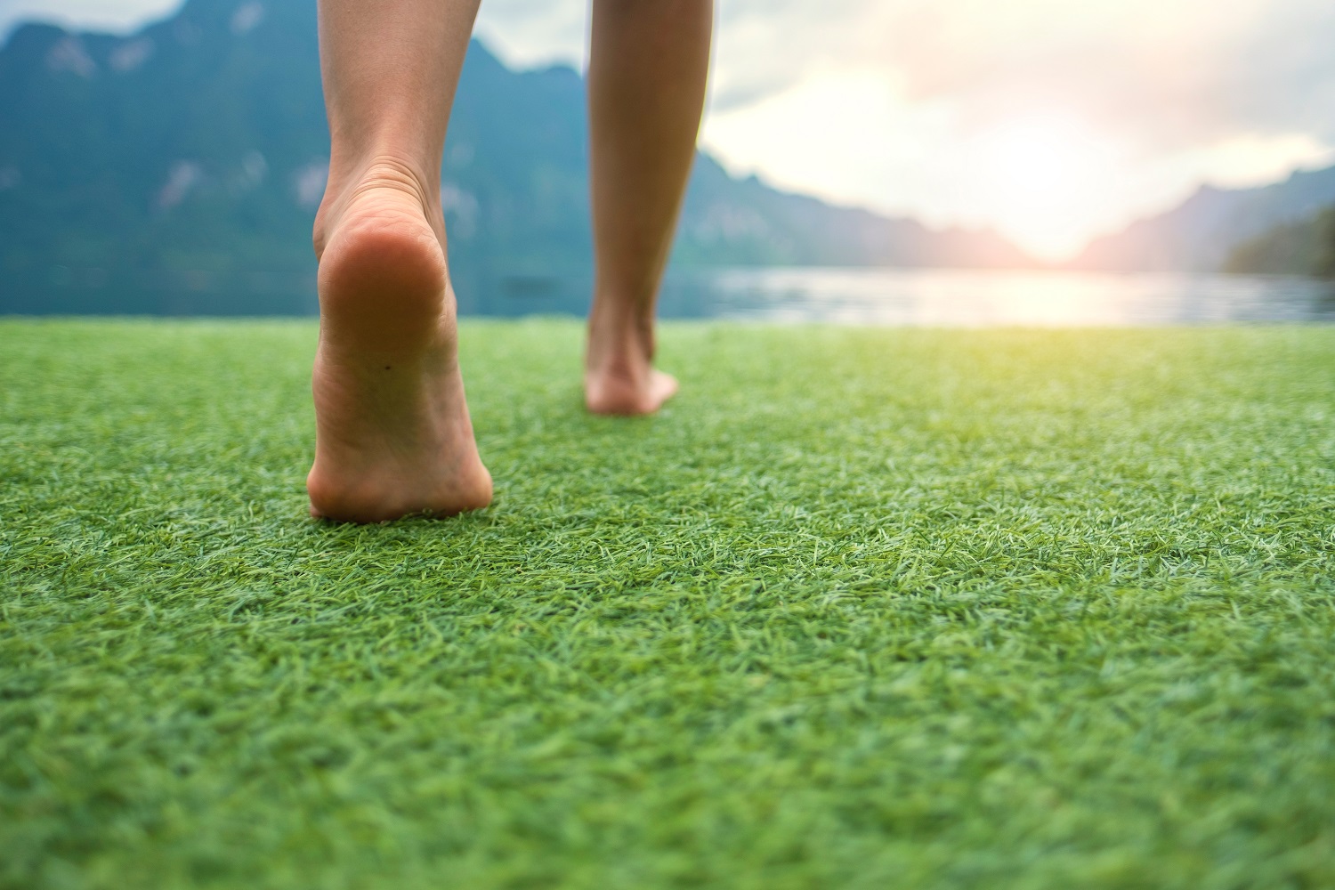 grounding walking feet on grass